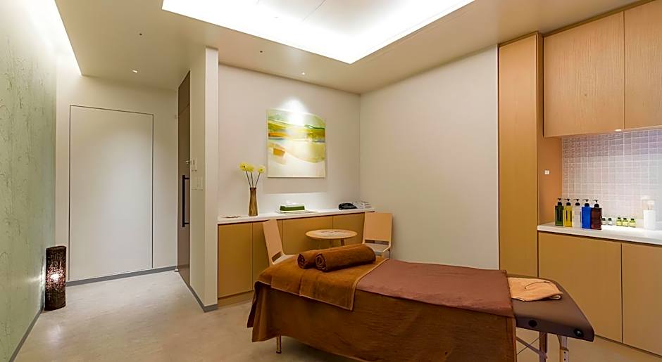 JR Kyushu Hotel Blossom Naha