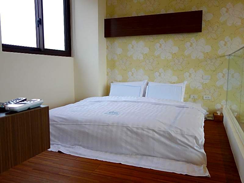 兩腳詩集綠活學旅 l 全自助入住旅館 l