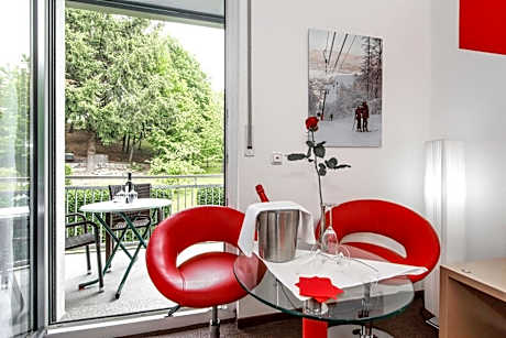 Business King Room with Garden View