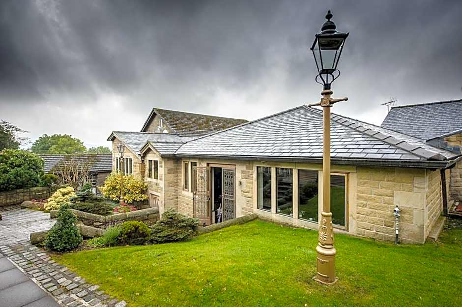 The Saddleworth Hotel