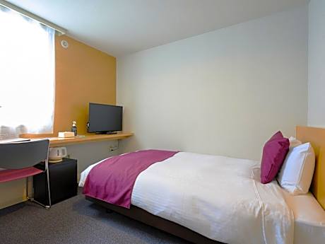 Single, non-smoking 13-14 square meters Free Wi-Fi Renovated in 2018