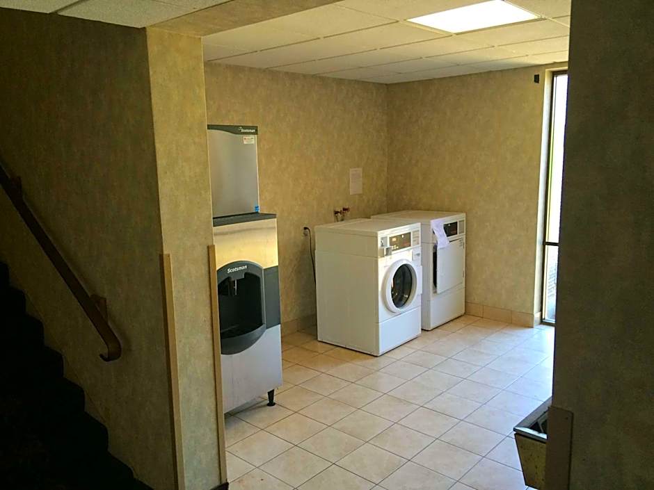 Travelodge by Wyndham Vernon CT