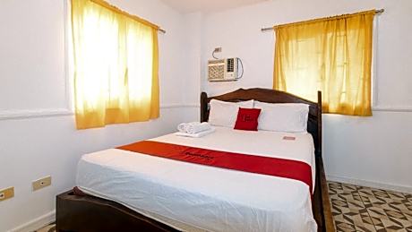 RedDoorz @ Moss Hotel Guevarra Dasmarinas