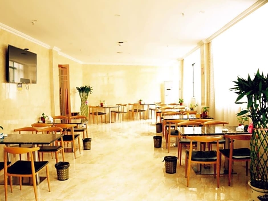 GreenTree Inn Jiangxi Shangrao Qianshan Ehu Avenue Express Hotel