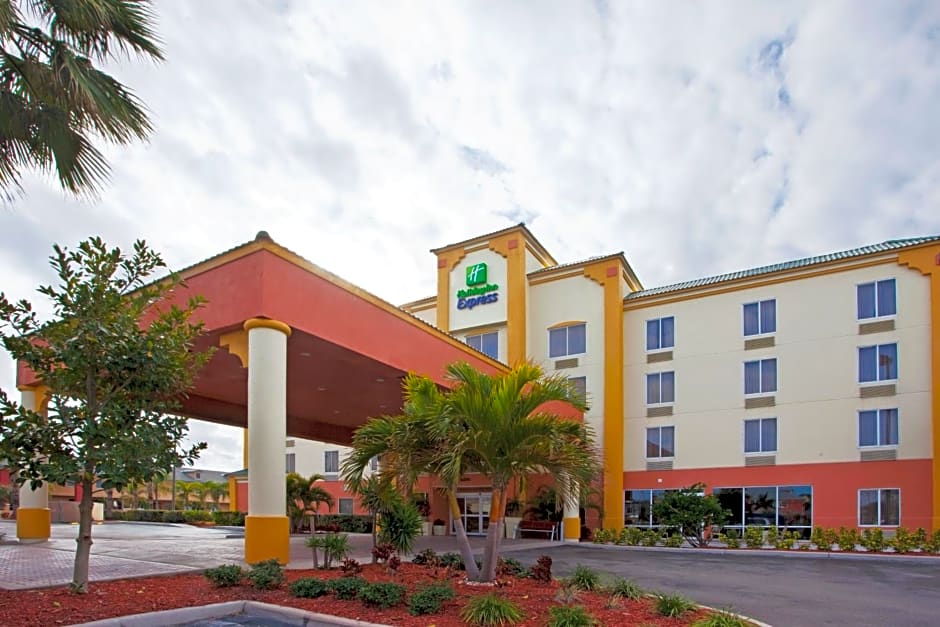 Holiday Inn Express Hotel & Suites Cocoa Beach, an IHG Hotel