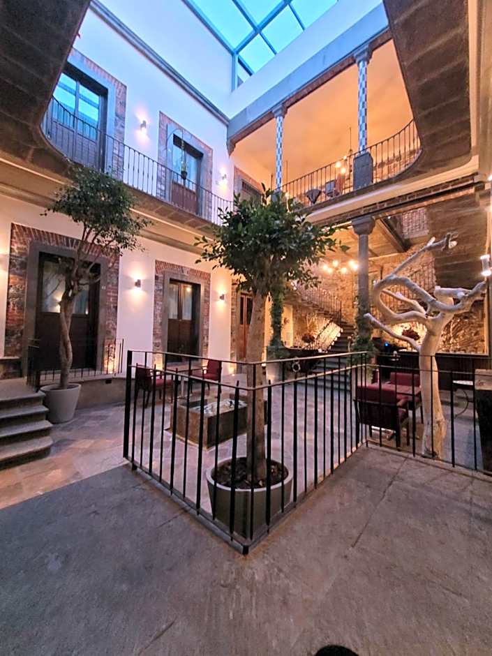 Milo Collection Hotel