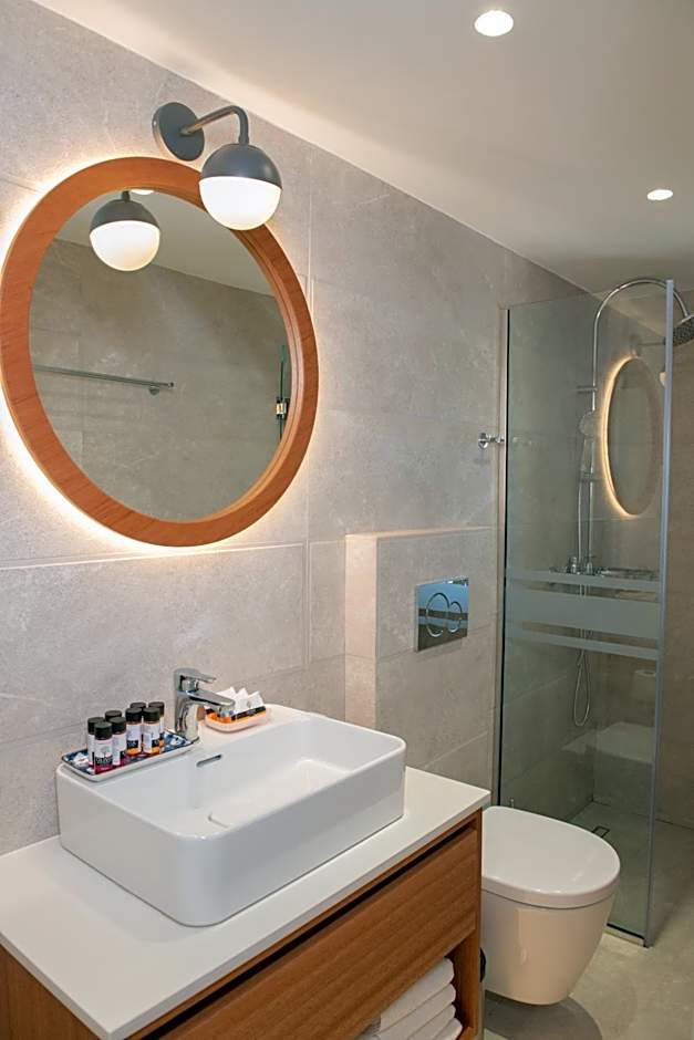 Captain's House Hotel Suites & Apartments