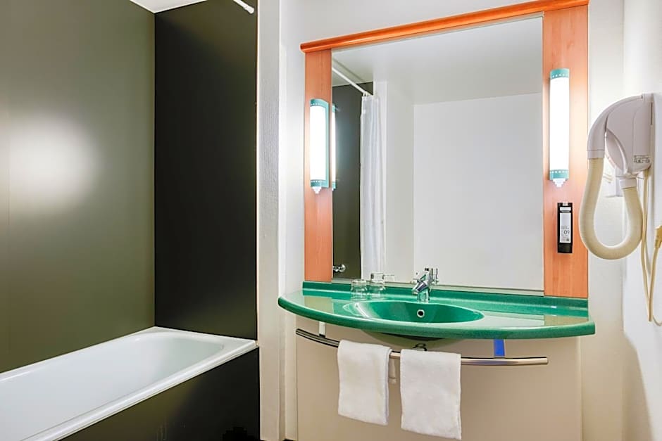 B&B HOTEL Mons Gare