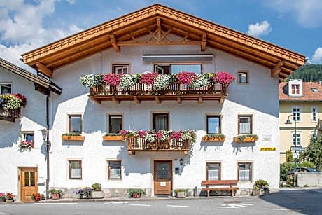 Apartments Heidenberger Delle Scuole