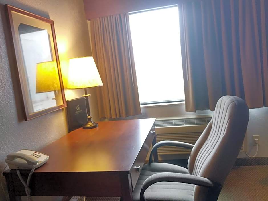 Madelia Hotel & Suites