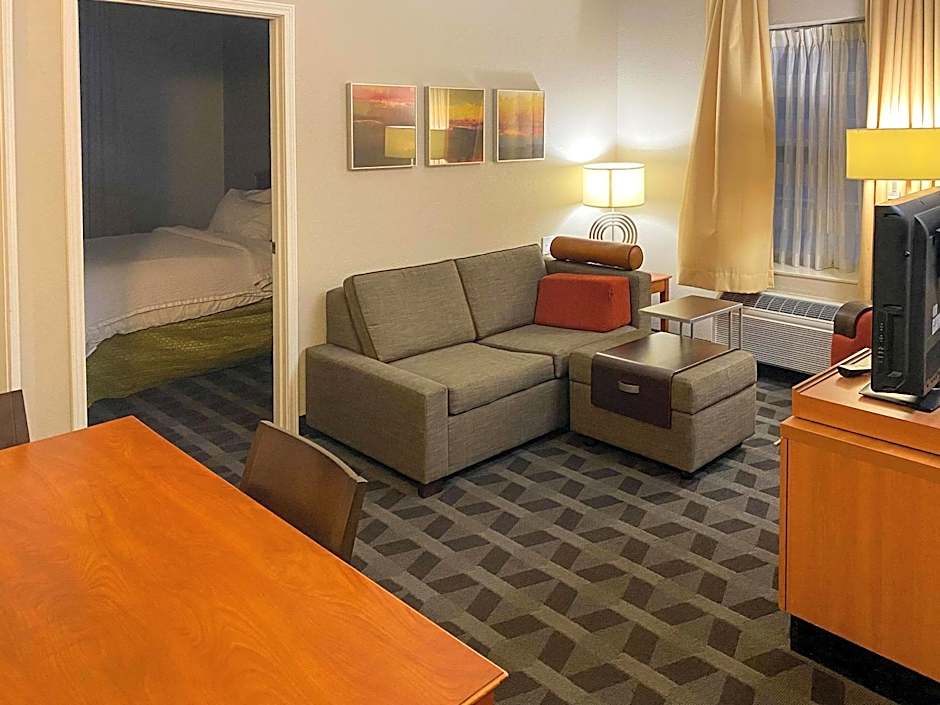 MainStay Suites Middleburg Heights Cleveland Airport