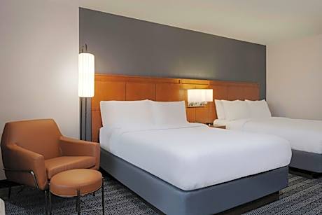 Queen Room with Two Queen Beds and Bathtub - Mobility Access/Hearing Accessible