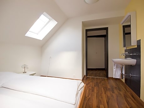 Triple Room with External Private Bathroom