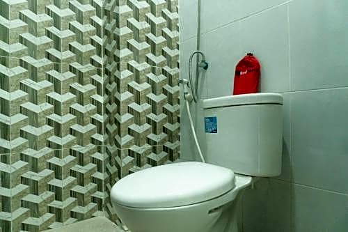 RedDoorz Syariah near Alun Alun Blitar