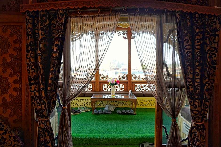 Swan Group of Houseboats, Golden Dal Lake