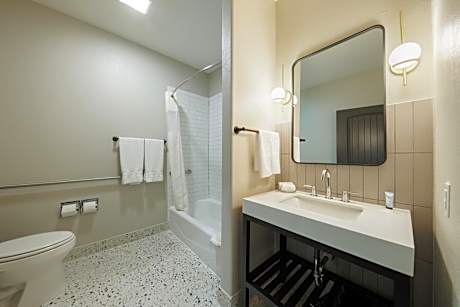 Standard Double Queen Suite