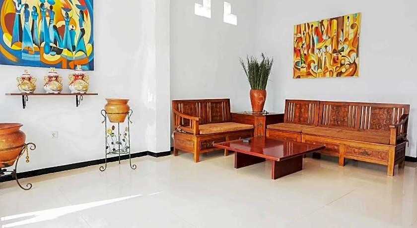 RedDoorz near Velodrome Malang 2