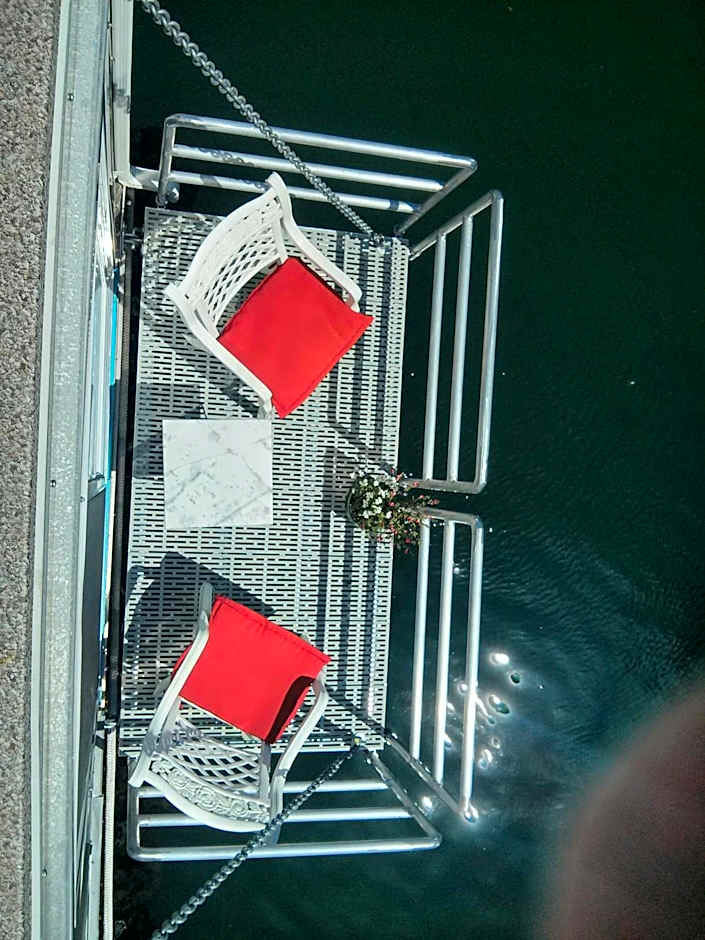 A Float Home B&B in Fisherman’s Wharf