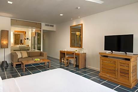 Super Deluxe Twin Room with Sea view - 15% off at Center Point & Black Coral restaurants