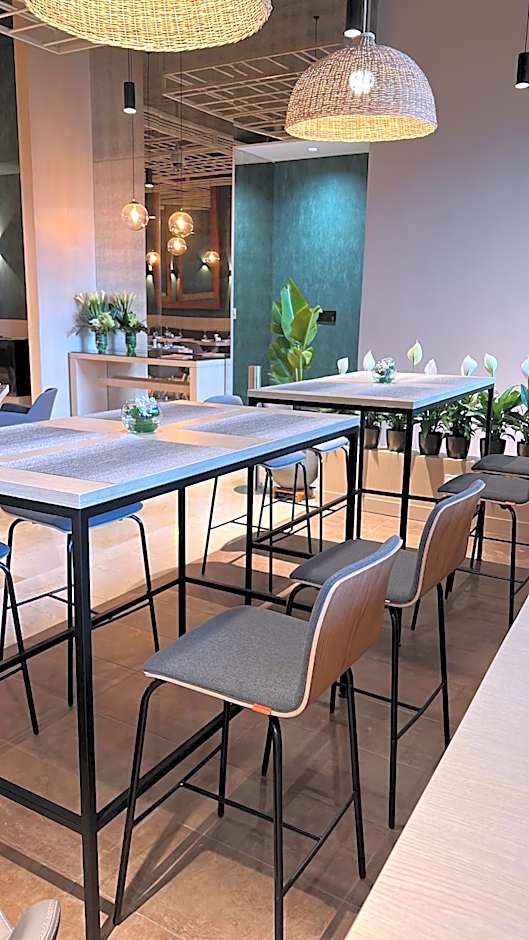 Holiday Inn Bogota Airport By IHG