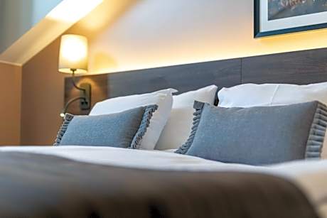 Standard King with Sauna