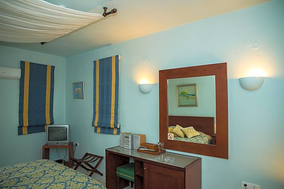 Maritsas Hotel & Suites
