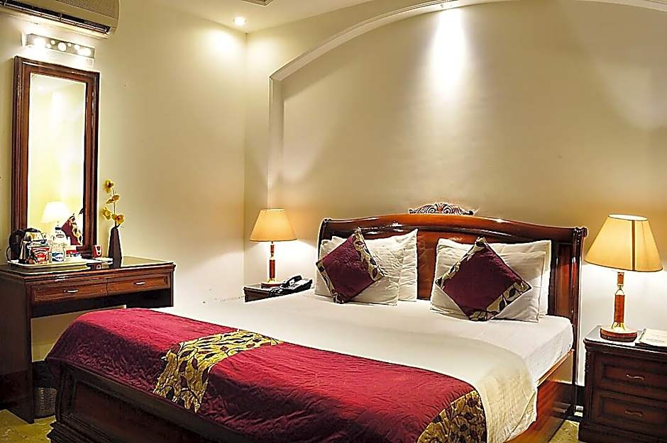 Hotel Emperor Palms