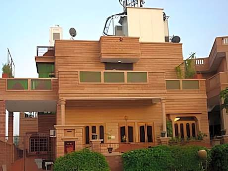 Royal Rais Guest House