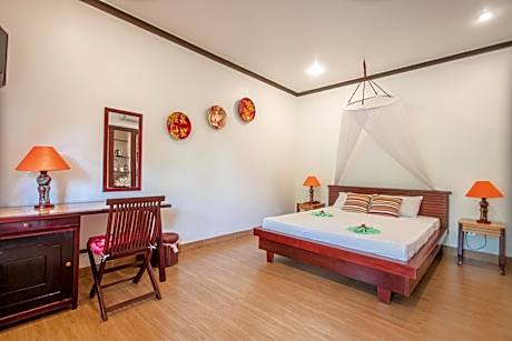 Bungalow Double with Garden View