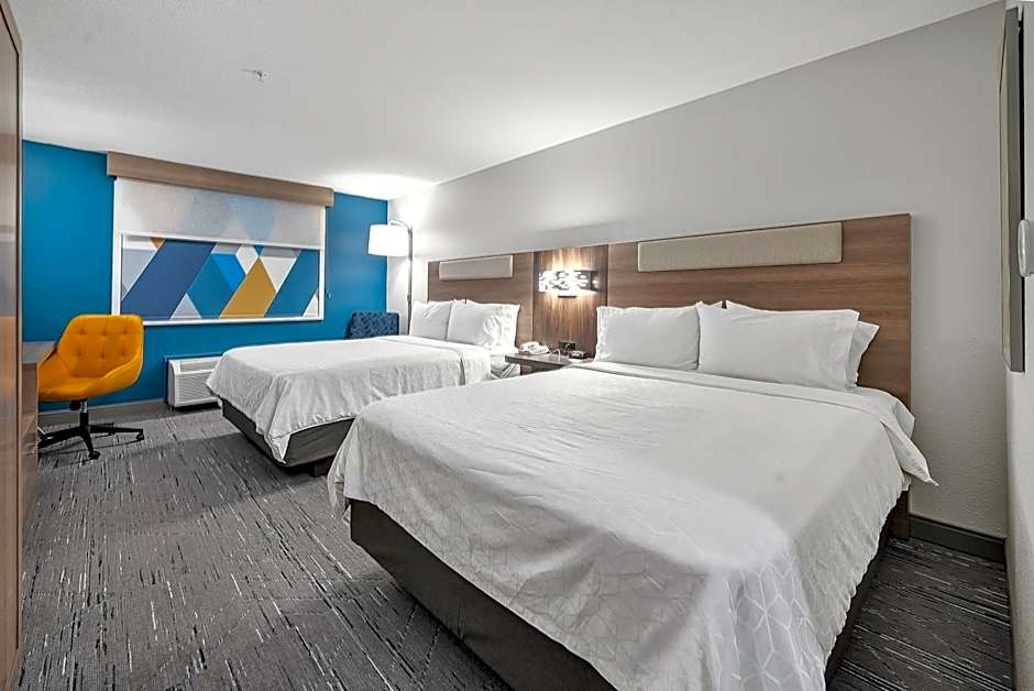 Photo 1 of 10 of Standard 2 Queen Beds