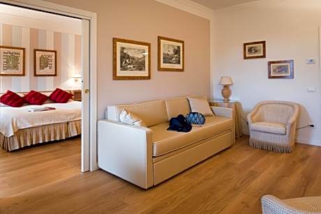 Junior Suite with Partial Sea View