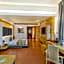 Hotel Saffron Leaf
