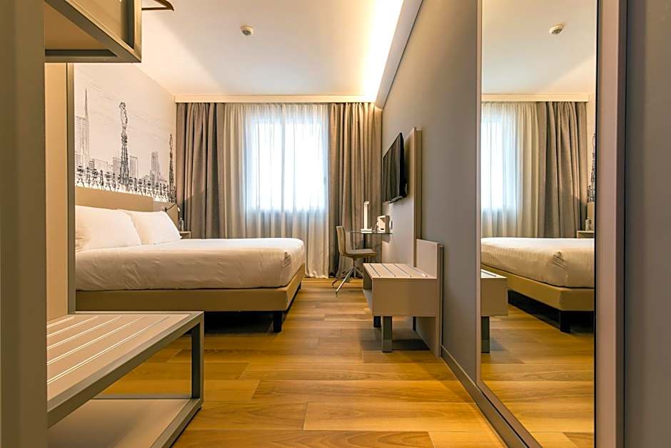 43 Station Hotel
