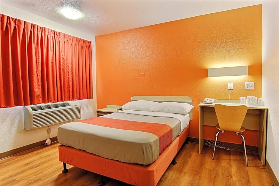 Motel 6-Kingsville, TX