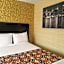 Elmhurst Hotel