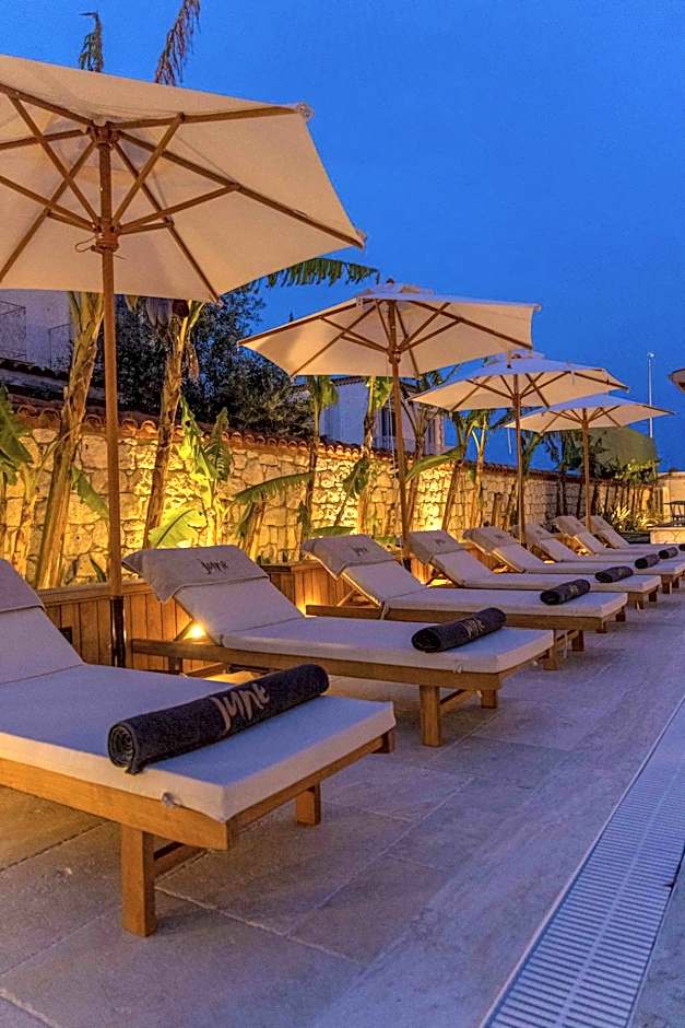 June Alaçatı Adult Only