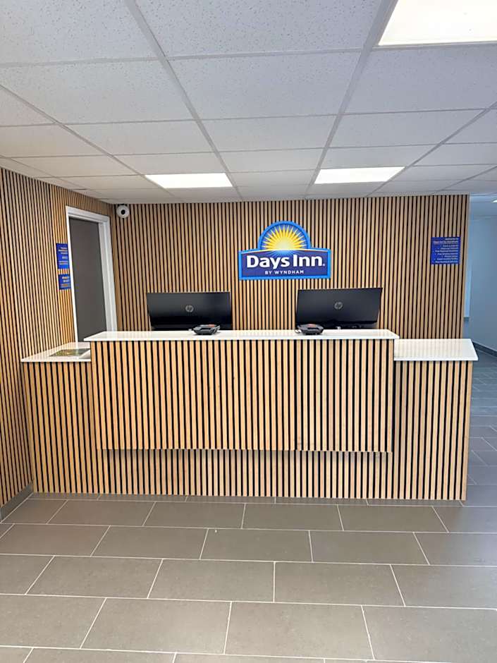 Days Inn by Wyndham La Crosse