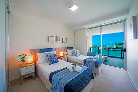 2 Bedroom 2 Bathroom Waterfront Apartment