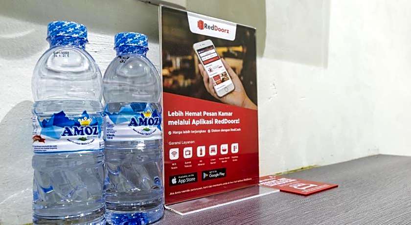 RedDoorz near Medan Amplas