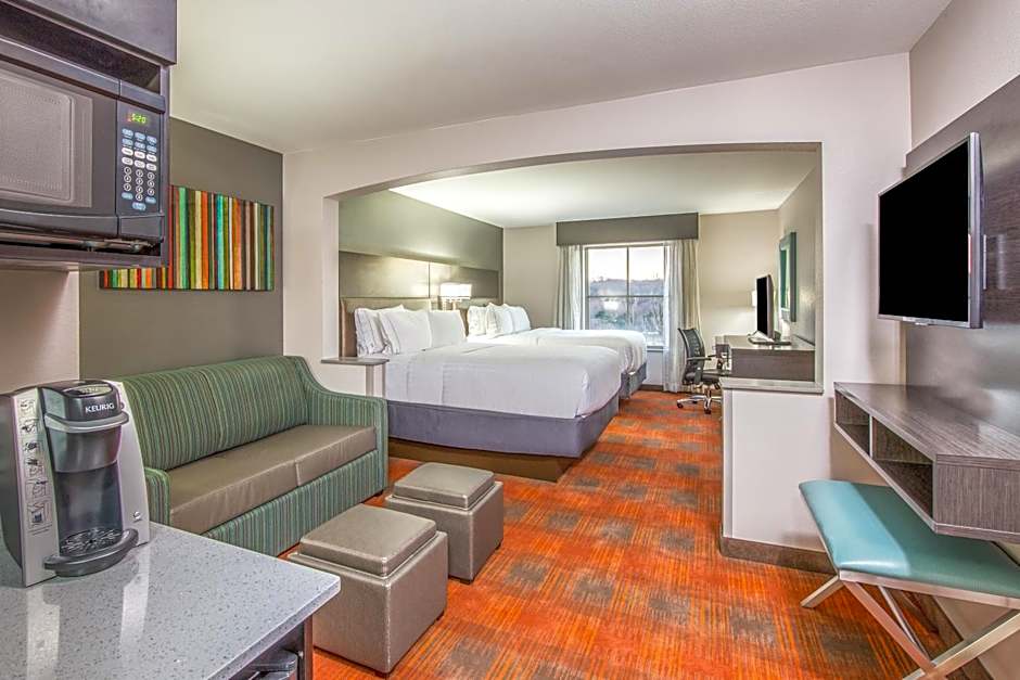 Holiday Inn Express & Suites Shawnee-Kansas City West By IHG