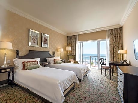 Luxury Twin Room with Sea View