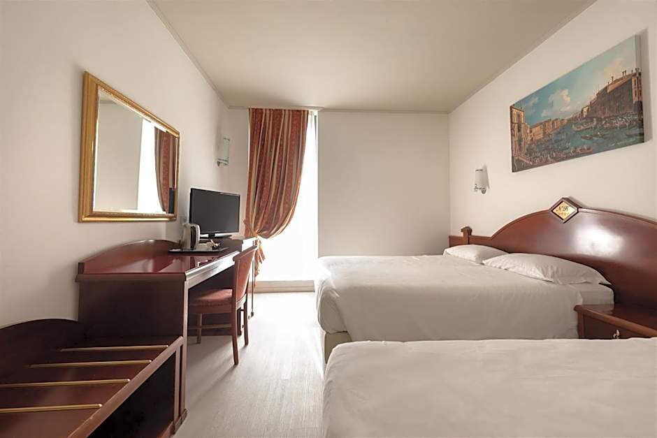 Noventa Hotel
