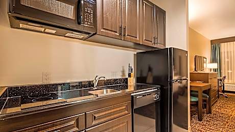 Accessible - 2 Queen, Mobility Accessible, Communication Assistance, Bathtub, Kitchenette, Non-Smoki