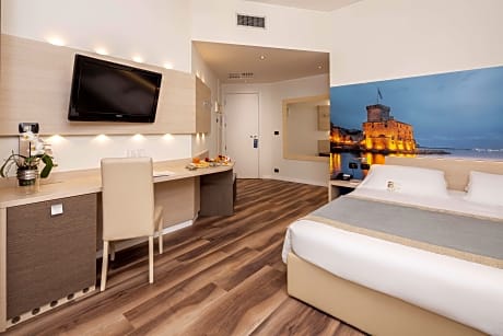 1 QUEEN BED,DELUX,SEAVW,BAL,2EXSBD,NSMK