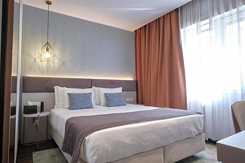 Duplo Charme Boutique Hotel