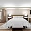 Latitude Suites Tinton Falls Eatontown - BW Premier Collection