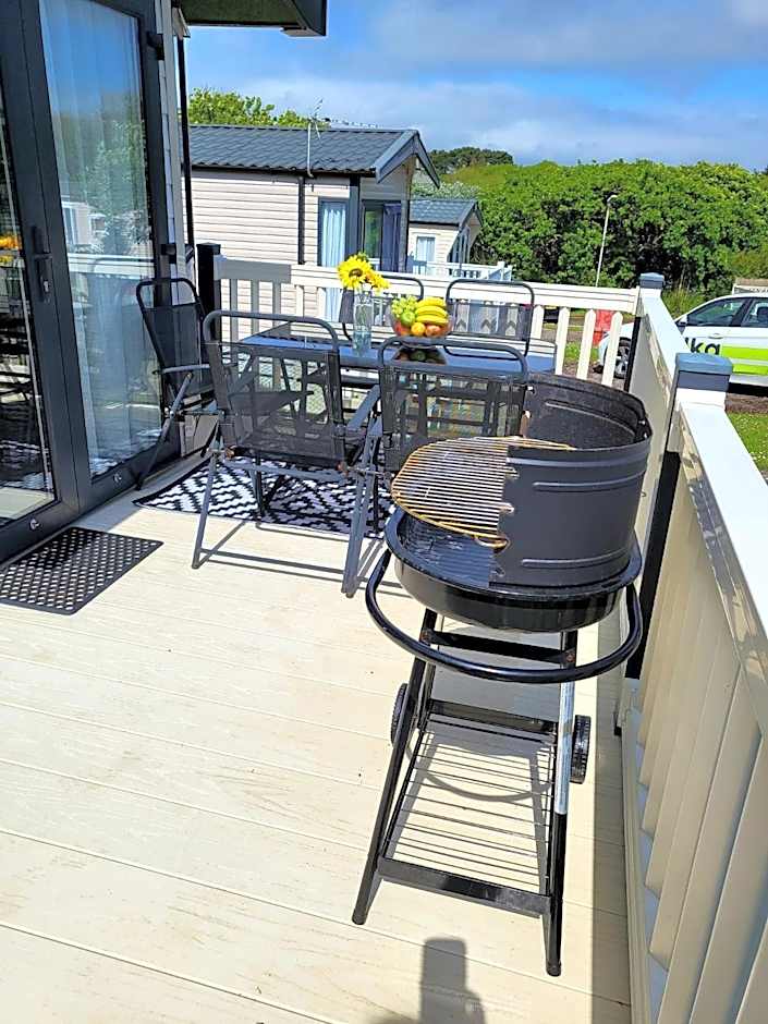 Luxury Woodland Retreat Holiday Home - Shorefield Country Park