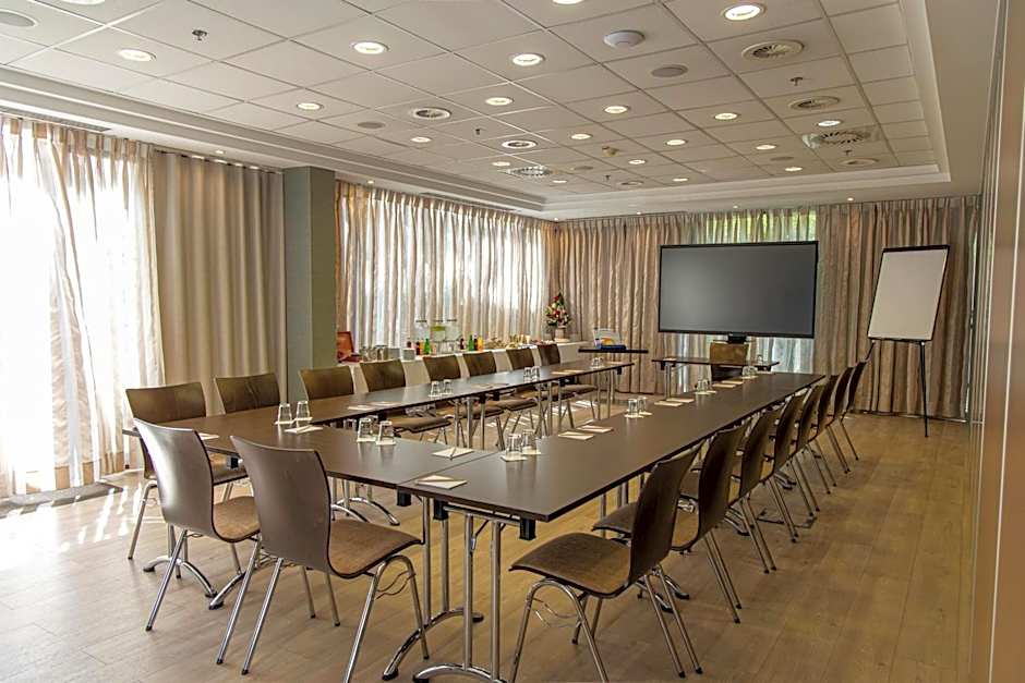 Lion'S Garden Hotel