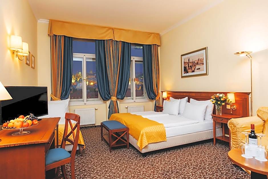 Photo 1 of 4 of Triple Room