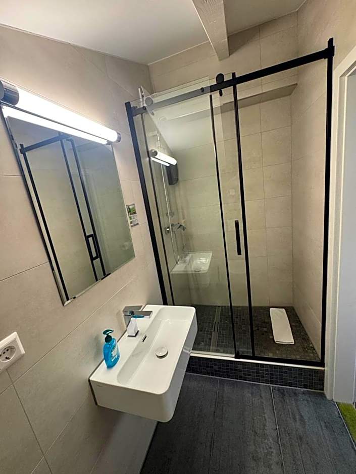Hotel Capitol Zentrum - 24h -